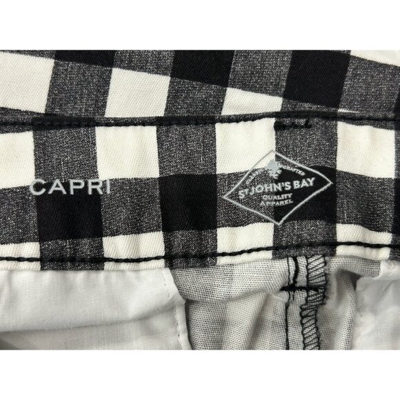 St. Johns Bay Black White Gingham Capri Pants With Stretch Sz 10 - Picture 5 of 11